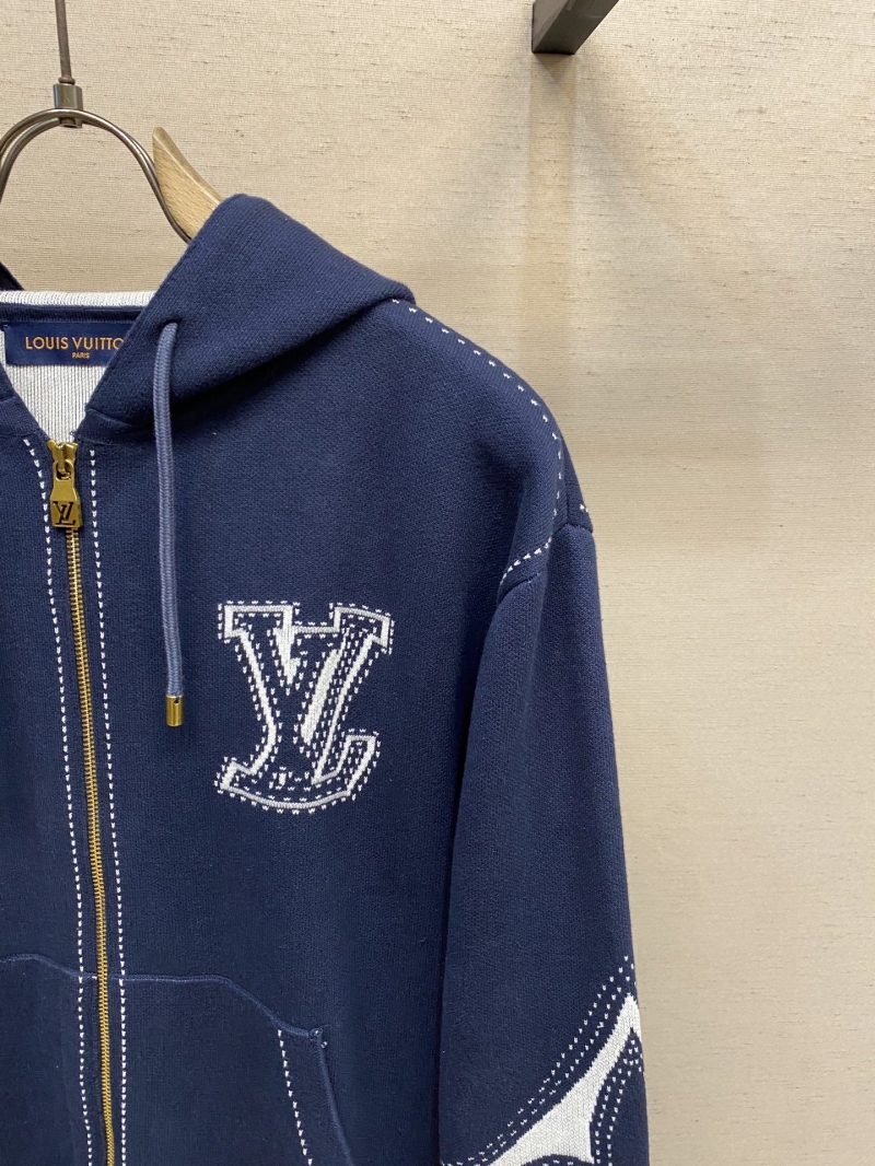 l0vis Vvtt0n outwear